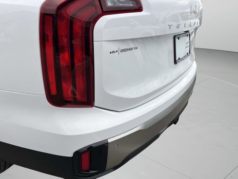 New 2025 Kia Telluride S image 10