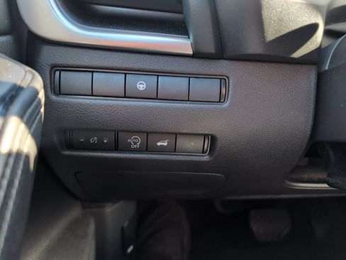 Used 2024 Nissan Rogue SV FWD image 17