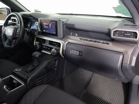 Used 2025 Toyota Tacoma SR5 image 9