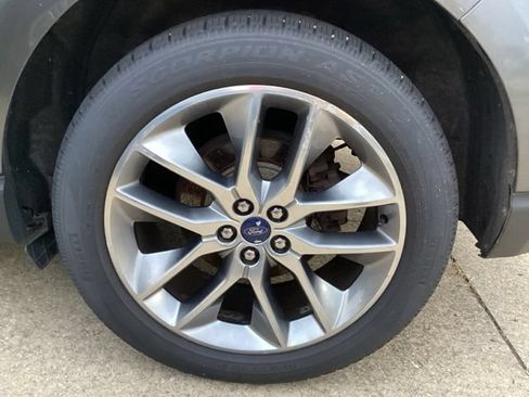 Used 2015 Ford Edge Titanium w/ Equipment Group 302A AWD/4WD image 6