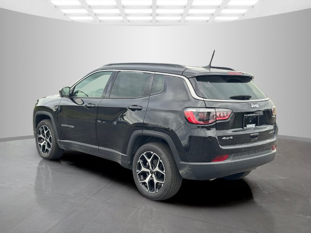 Certified 2025 Jeep Compass Limited AWD/4WD image 5