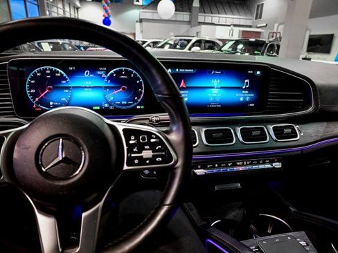 Used 2023 Mercedes-Benz GLS 450 4MATIC image 38