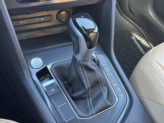 Certified 2024 Volkswagen Tiguan SE R-Line FWD image 18