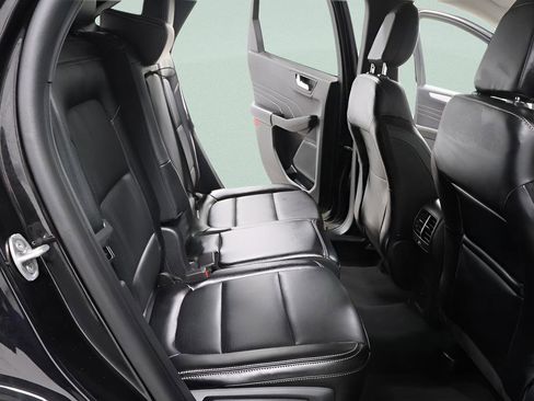 Used 2025 Ford Escape Platinum AWD/4WD image 31