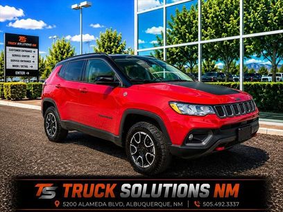 Used 2025 Jeep Compass Trailhawk