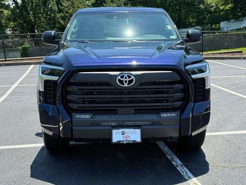 Used 2022 Toyota Tundra SR5 w/ SR5 Convenience Package image 10