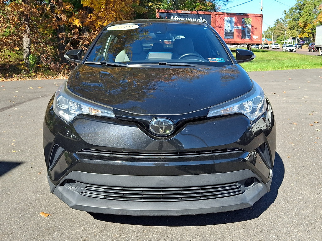 Used 2019 Toyota C-HR XLE FWD image 2
