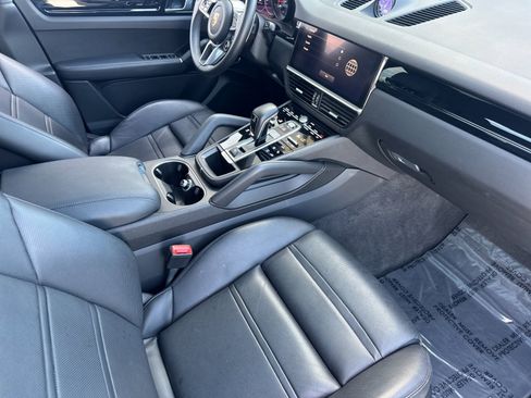 Certified 2023 Porsche Cayenne Coupe image 16