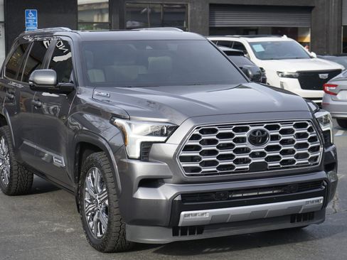 Used 2024 Toyota Sequoia Capstone image 5