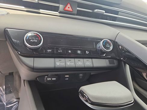 New 2025 Hyundai Elantra Blue image 12