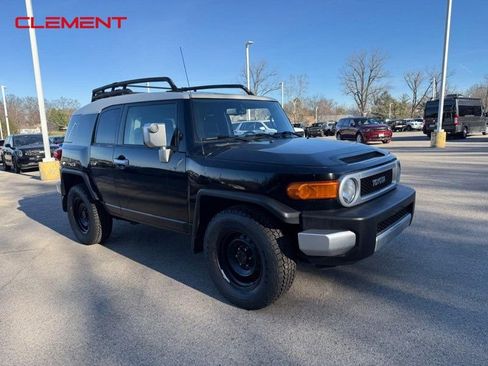 Used 2011 Toyota FJ Cruiser 2WD image 11