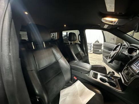 Used 2018 Jeep Grand Cherokee Altitude AWD/4WD image 32