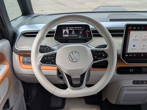 Used 2025 Volkswagen ID. Buzz 1st Edition RWD image 25