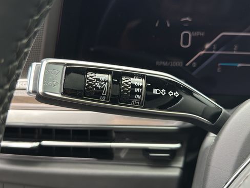 Used 2025 Cadillac Escalade Sport Platinum AWD/4WD image 28