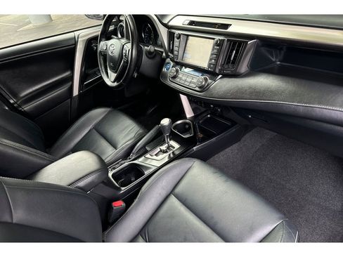 Used 2016 Toyota RAV4 Limited image 17