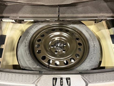 Used 2025 Ford Explorer Active w/ Active Comfort Package image 38