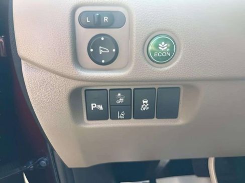 Used 2019 Honda Pilot Touring image 7