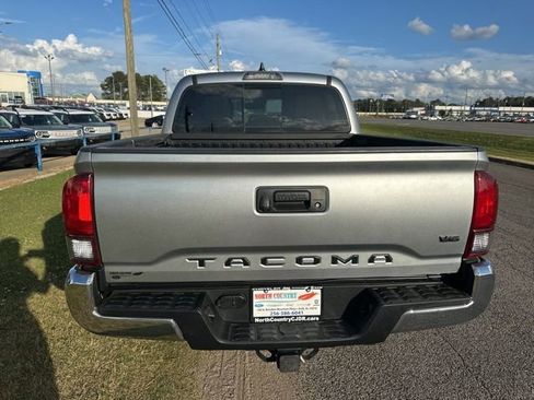 Used 2023 Toyota Tacoma SR5 RWD image 11