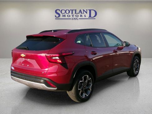 Used 2025 Chevrolet Trax LT image 6