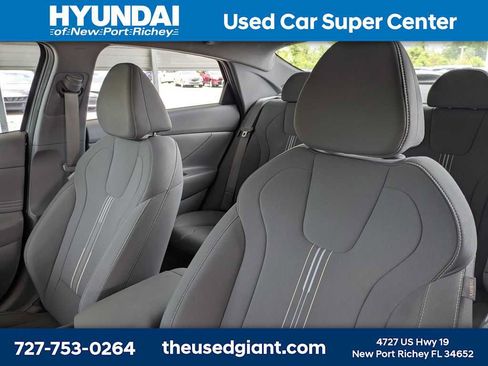 Certified 2024 Hyundai Elantra SEL w/ Convenience Package FWD image 7