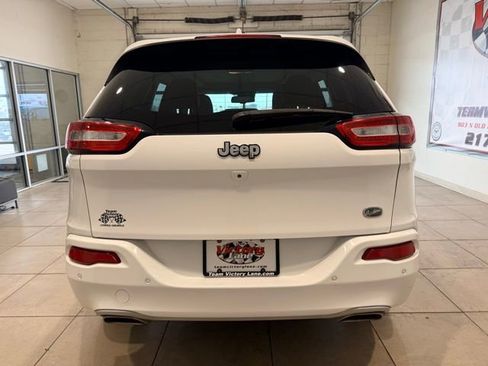 Used 2018 Jeep Cherokee Overland w/ Technology Group image 7