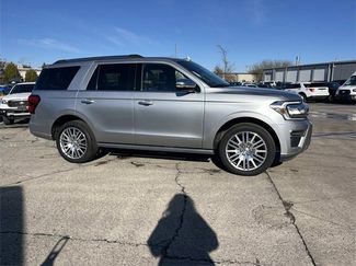 Used 2024 Ford Expedition Platinum video 2