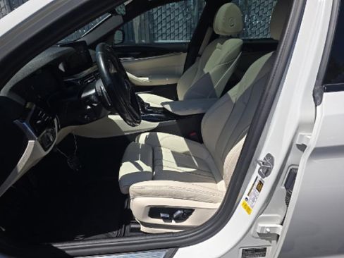 Used 2021 BMW 540i w/ M Sport Package RWD image 6