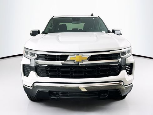 Used 2024 Chevrolet Silverado 1500 LT AWD/4WD image 2