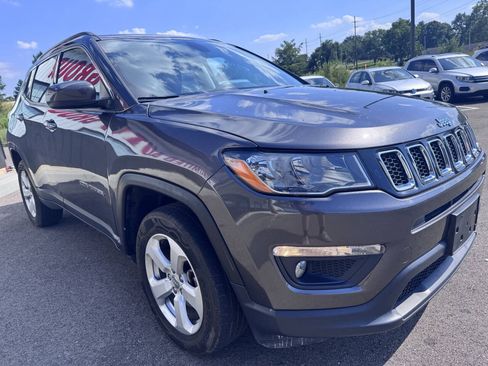 Used 2019 Jeep Compass Latitude AWD/4WD image 4