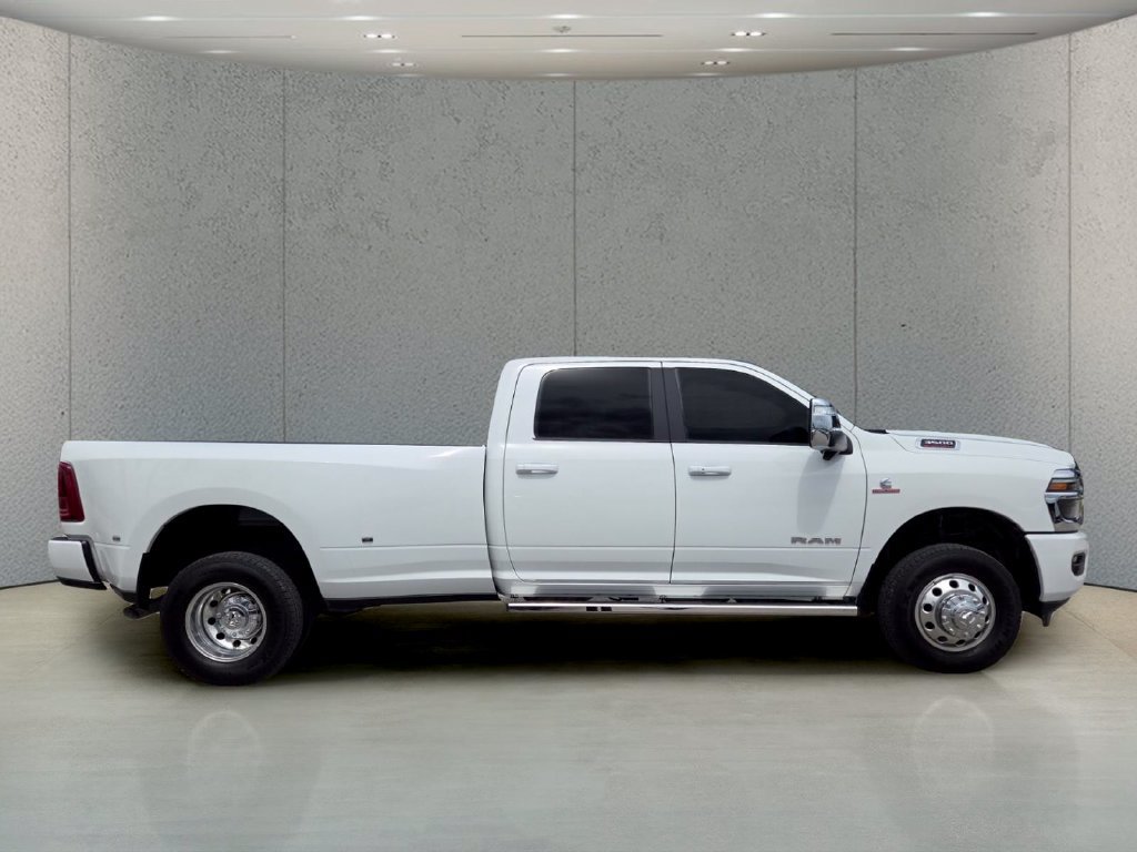 Used 2026 RAM 3500 Laramie w/ Towing Technology Group AWD/4WD image 4