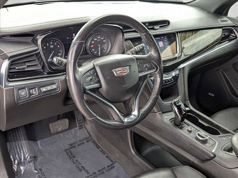 Used 2022 Cadillac XT6 Premium Luxury w/ Technology Package image 10