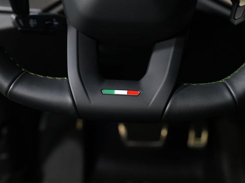 Used 2024 Lamborghini Urus S AWD/4WD image 44