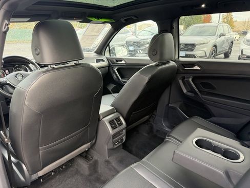 Used 2021 Volkswagen Tiguan SE R-Line image 29
