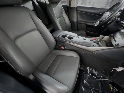 Used 2016 Lexus IS 200t 200t w/ Navigation System Package image 31