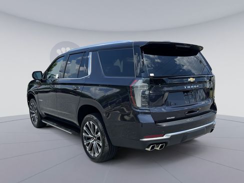 Used 2025 Chevrolet Tahoe High Country RWD image 4