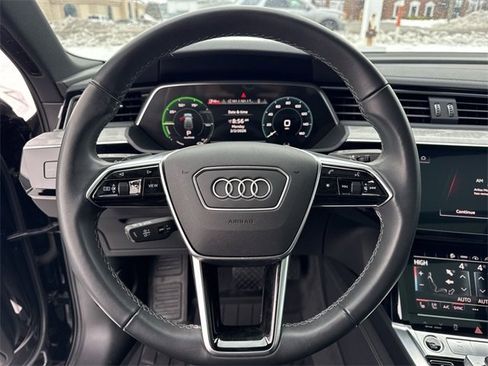 Used 2024 Audi Q8 e-tron Premium Plus w/ Premium Plus Package image 17