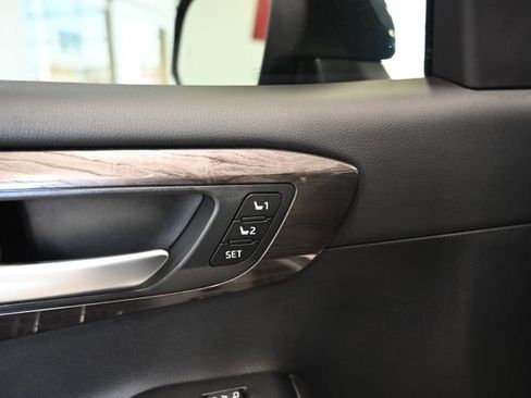 Used 2025 Toyota Highlander Platinum image 31