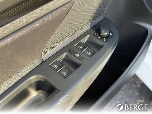 Used 2013 Volkswagen Jetta TDI FWD image 15
