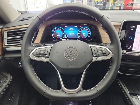 New 2026 Volkswagen Atlas SE FWD image 13