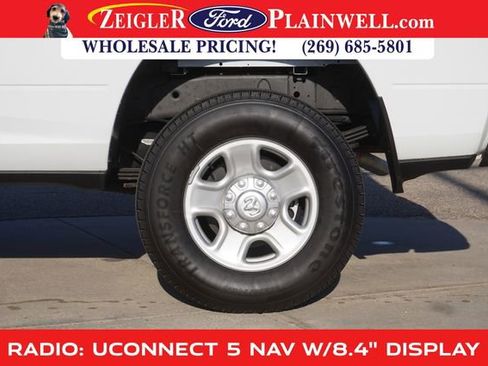 Used 2023 RAM 3500 Tradesman w/ Convenience Group image 9