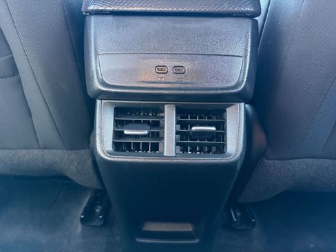 Used 2025 Chevrolet Equinox LT image 23