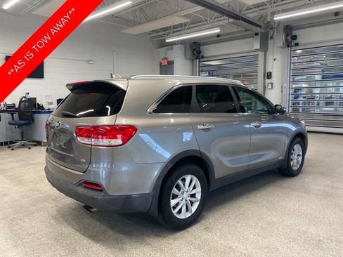 Used 2017 Kia Sorento AWD w/ LX Convenience Package image 5