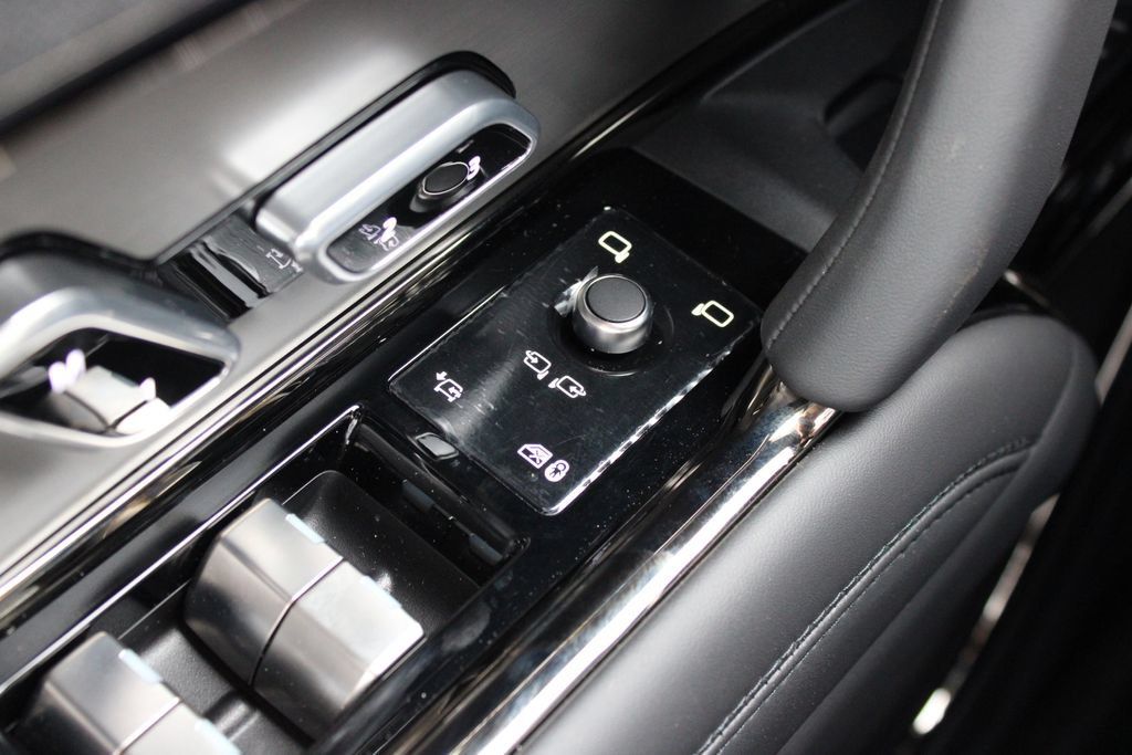 New 2026 Land Rover Range Rover Sport Dynamic SE AWD/4WD image 34