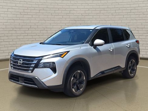Used 2024 Nissan Rogue SV AWD/4WD image 1