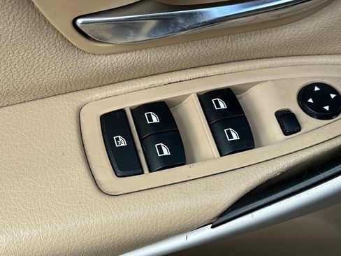 Used 2014 BMW 320i Sedan image 13