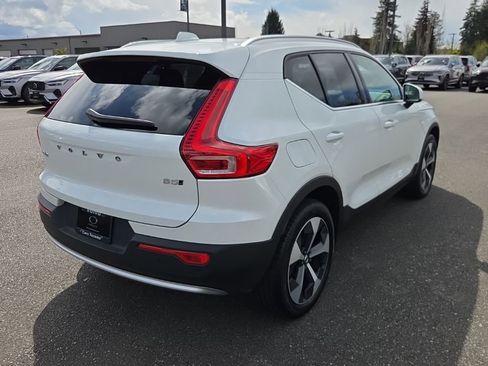 Certified 2025 Volvo XC40 B5 Plus image 2