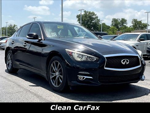Used 2017 INFINITI Q50 Signature Edition w/ Cargo Package (L95) AWD/4WD image 3