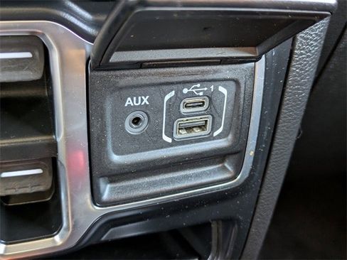 Used 2022 Jeep Wrangler Unlimited Sahara image 20