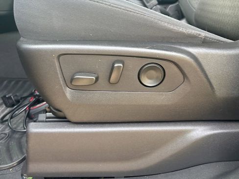 Certified 2025 Chevrolet Silverado 2500 Custom w/ Custom Value Package image 8