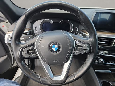 Used 2019 BMW 530i w/ Convenience Package image 10